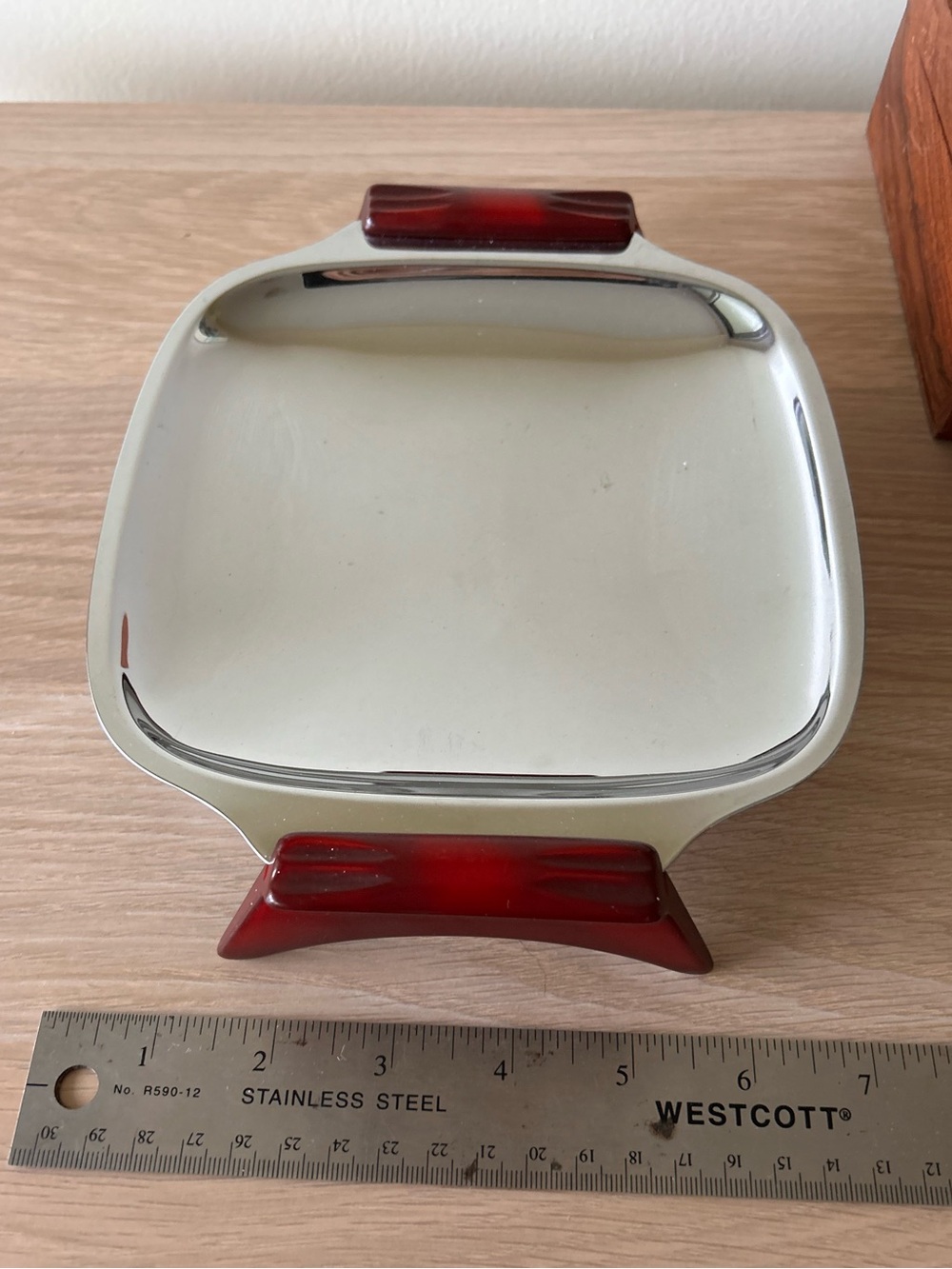 Mid Century Vintage Chrome Tray with Red Bakelite Handles - Picture 5 of 5